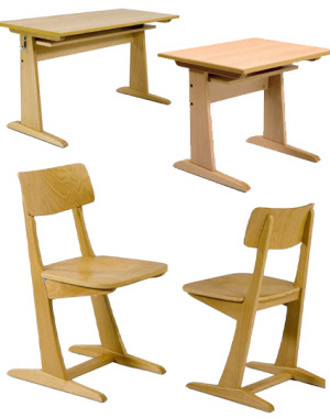 Schulmöbel aus Massivholz d.h. Schülertische, Schulstühle