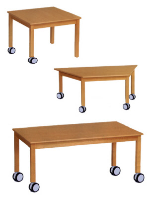 Fahrbare Holztische mit 2 und 4 Rollen