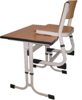 Höhenverstellbare Schulmöbel