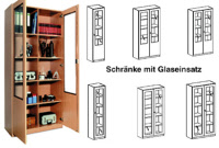 Schrank mit Glaseinsatztüren