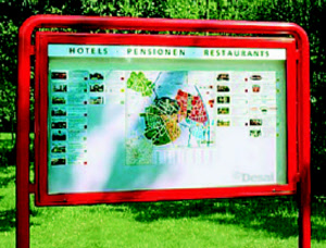 Außenvitrine mit Klappflügeltür